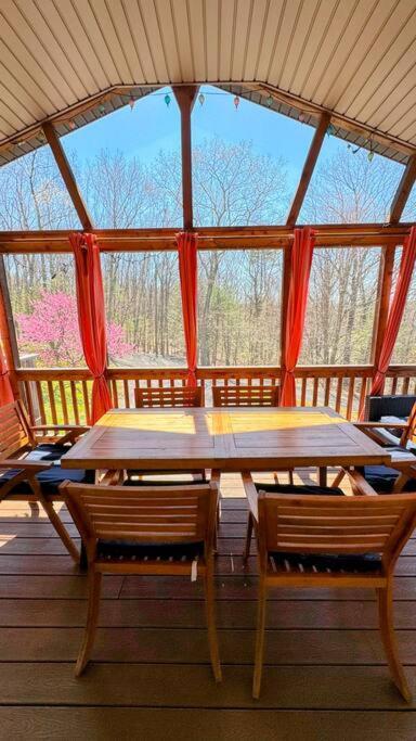 Woodland Whimsy A Private Escape, Hot Tub, Pool, Sunroom Saugerties Exteriör bild